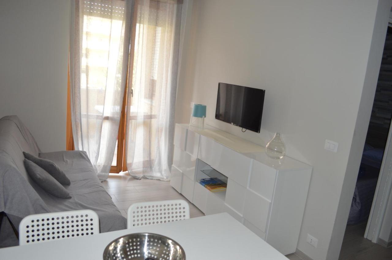 Ad Un Passo Dal Mare Apartment Porto SantʼElpidio Exterior foto